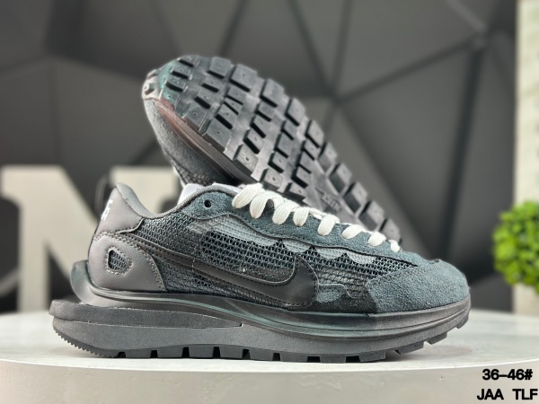 NIKE LDWAFFLE SACAI-M-0124