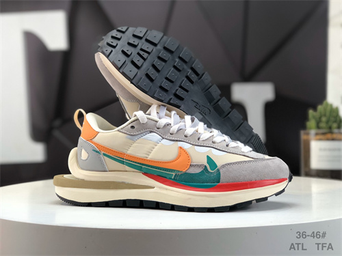 NIKE LDWAFFLE SACAI-W-094