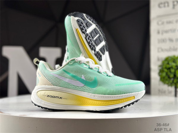 Nike ZOOM VOMERO 18-W-0017