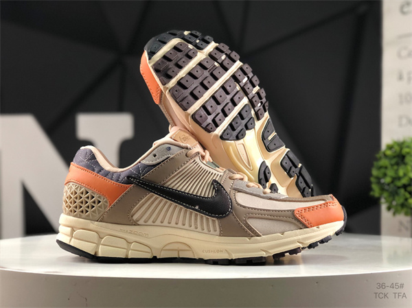 Nike ZOOM VOMERO 5-M-0023