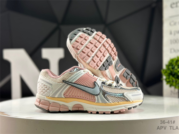 Nike ZOOM VOMERO 5-W-0043