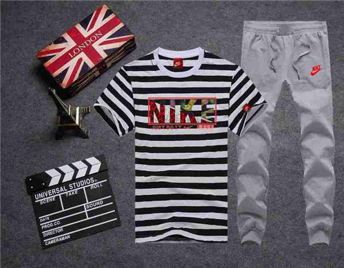 Nike T-shirt(Suits)-302
