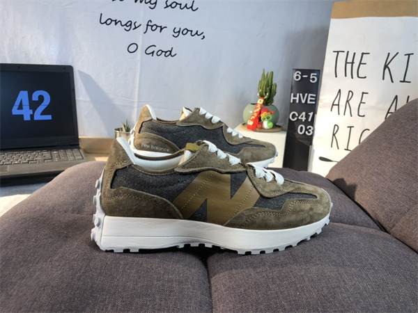 New Balance MS327-M-0024
