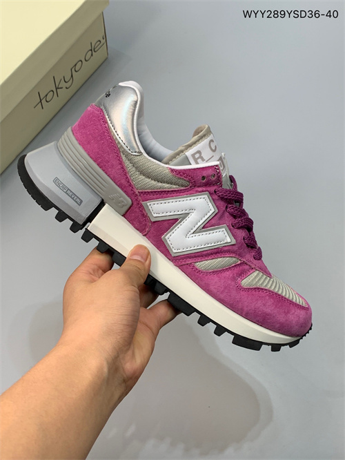 New Balance Shoes-W-221