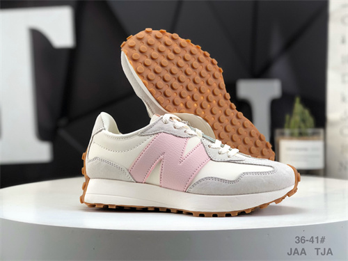 New Balance Shoes-W-0701