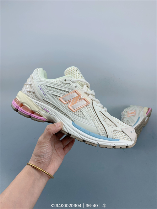 New Balance Shoes-W-1570