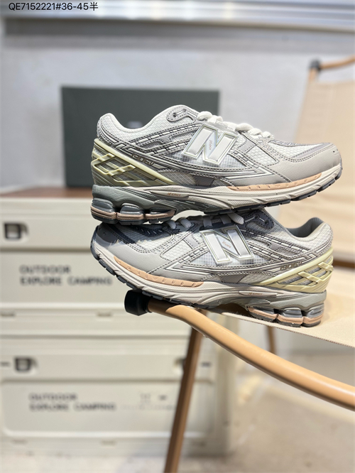 New Balance Shoes-W-1525