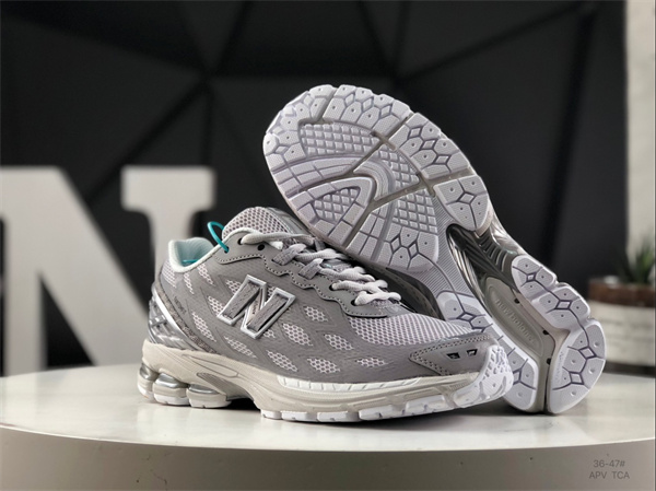 New Balance Shoes-W-1822