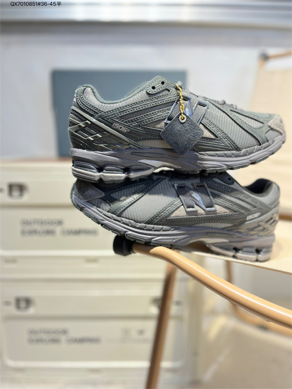 New Balance Shoes-W-2210