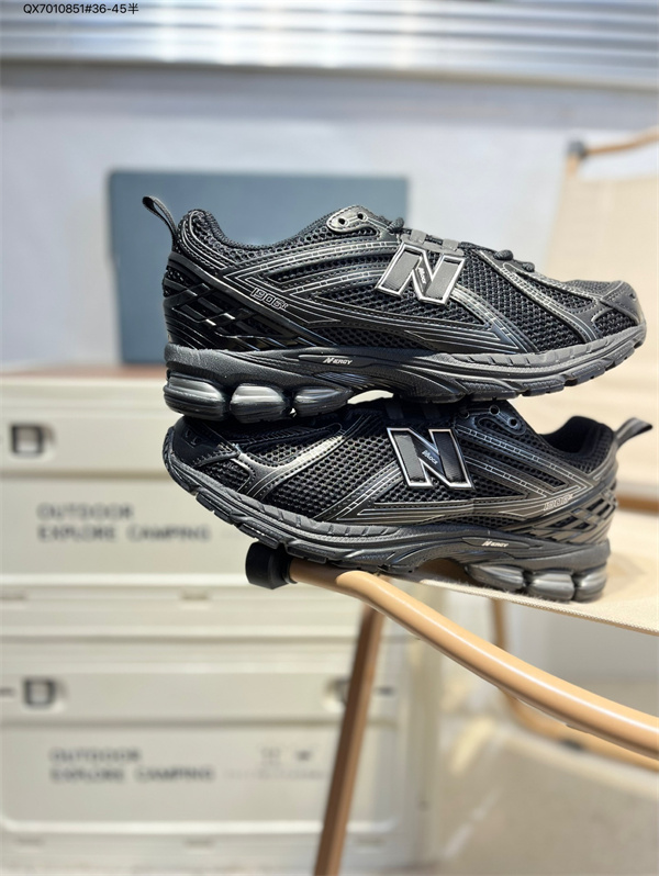 New Balance Shoes-W-2211