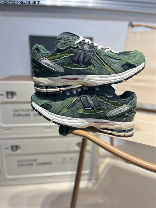 New Balance Shoes-W-0699