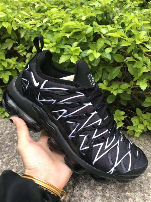 Nike Air VaporMax PLUS-M-011