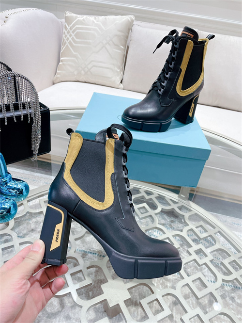 PRADA  Boots(AAA)-015