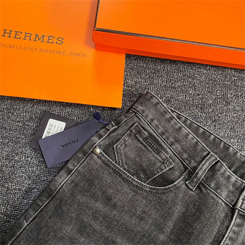 Prada Jeans-M-043
