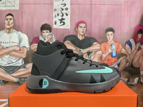 Kevin Durant's TREY 5-0009