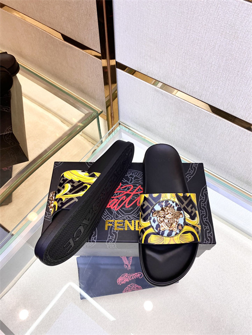 Versace Sandal-M-257