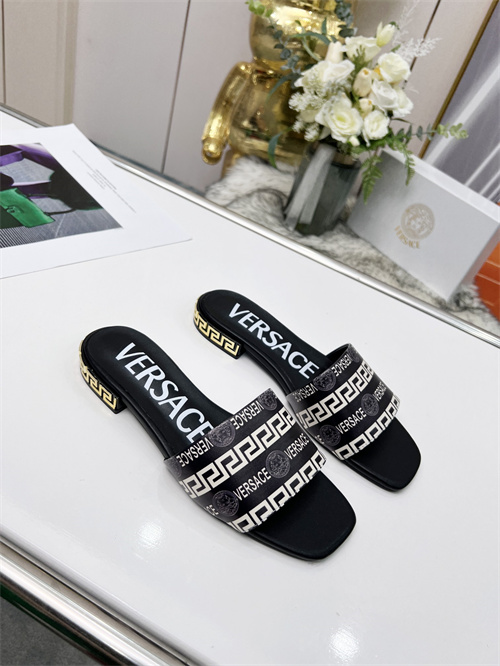 Versace Sandal-W-140