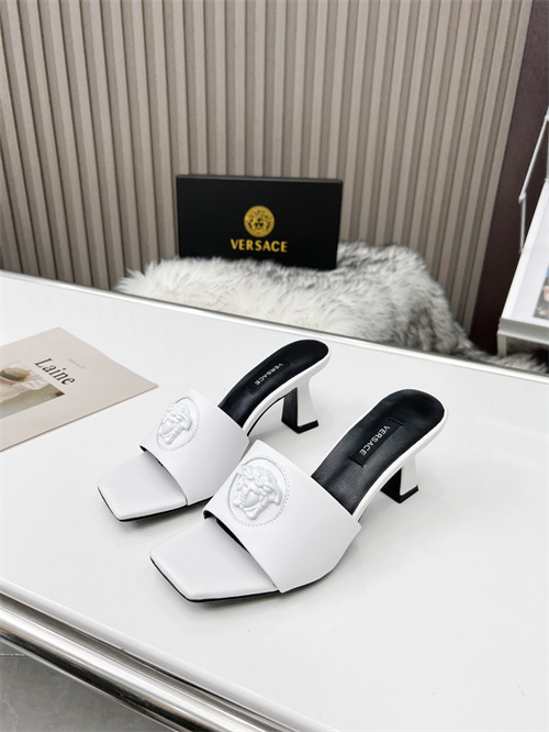 Versace Sandal-W-083