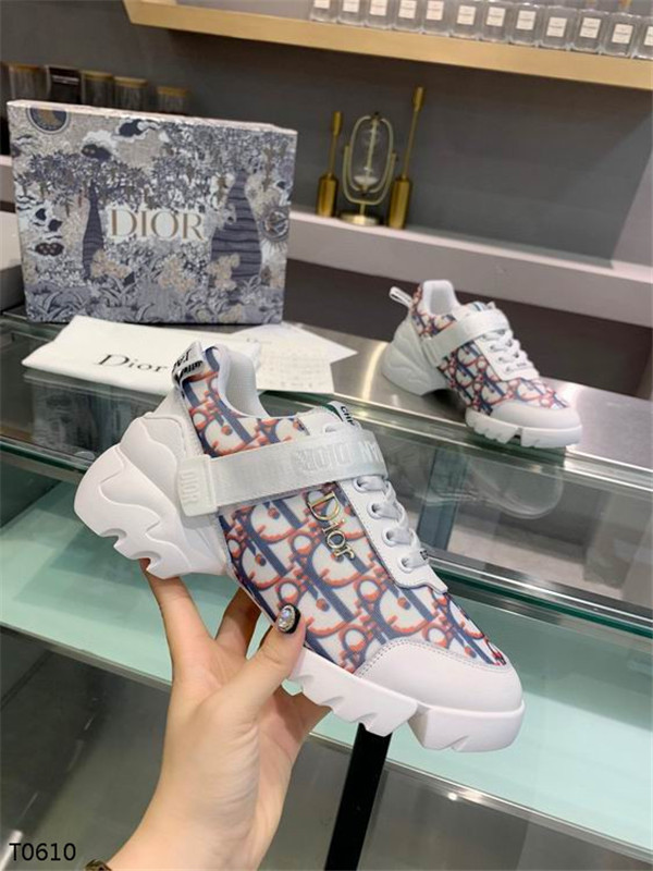 Dior Shoes-W-138