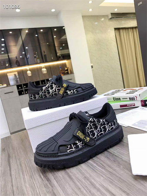 Dior Shoes-M-696
