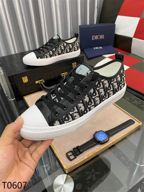 Dior Shoes-M-709